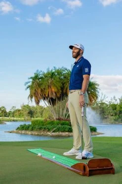 Perfect Putting Mat - Dustin Johnson - Standard Edition -Tour Edge Store 71755QS0EsS. AC SL1500 dddd3234 19a2 44f6 bb3f c0c37fb3c19d